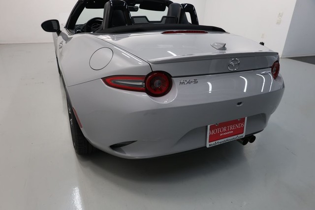 Mazda MX-5 Miata Vehicle Full-screen Gallery Image 55