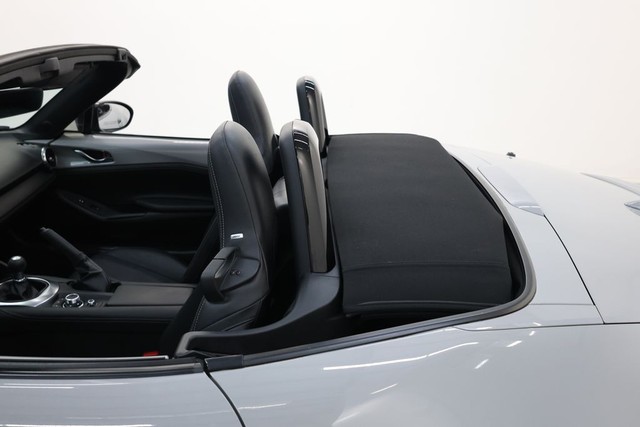 Mazda MX-5 Miata Vehicle Full-screen Gallery Image 61