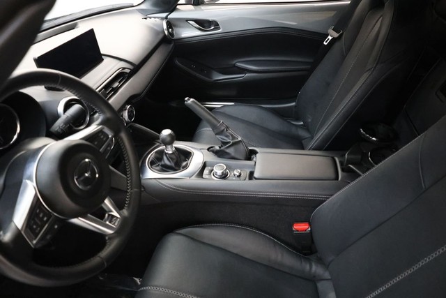 Mazda MX-5 Miata Vehicle Full-screen Gallery Image 65