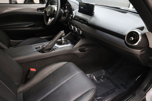 Mazda MX-5 Miata Vehicle Full-screen Gallery Image 66