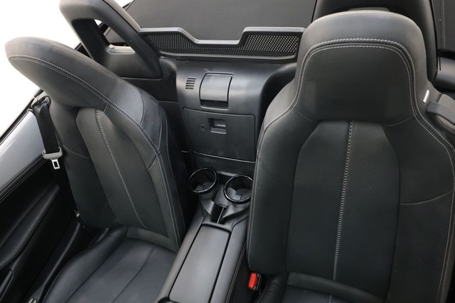 Mazda MX-5 Miata Vehicle Full-screen Gallery Image 68