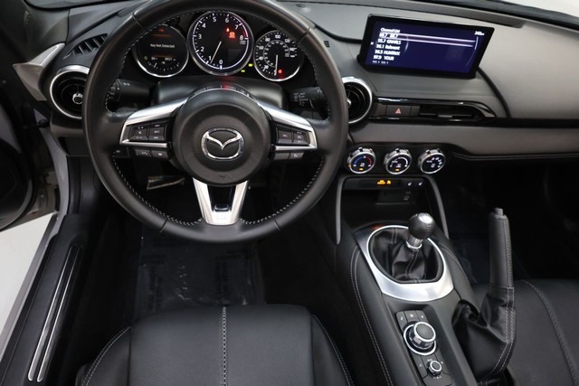 Mazda MX-5 Miata Vehicle Full-screen Gallery Image 69