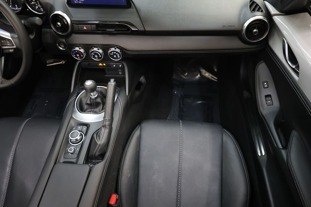 Mazda MX-5 Miata Vehicle Full-screen Gallery Image 71