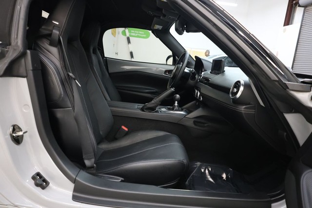Mazda MX-5 Miata Vehicle Full-screen Gallery Image 72