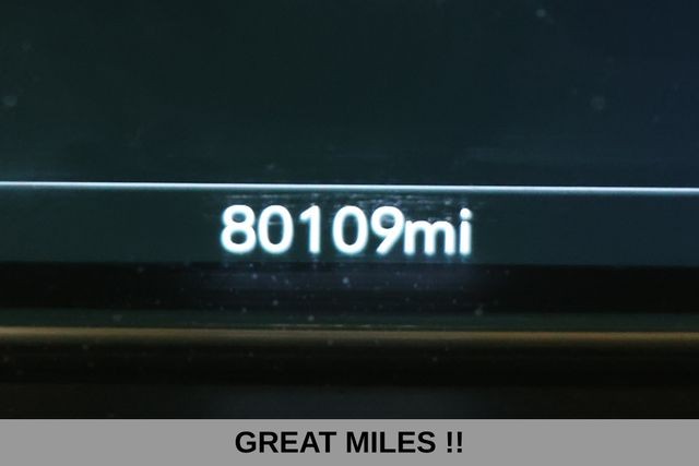 GMC Yukon Vehicle Full-screen Gallery Image 06