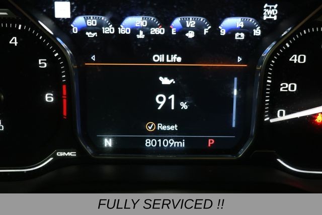 GMC Yukon Vehicle Full-screen Gallery Image 07