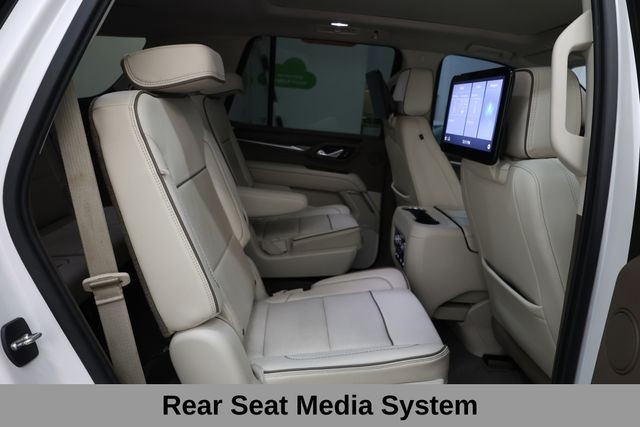 GMC Yukon Vehicle Full-screen Gallery Image 16