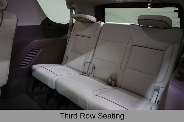 GMC Yukon Vehicle Full-screen Gallery Image 19