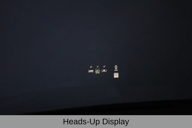 GMC Yukon Vehicle Full-screen Gallery Image 26