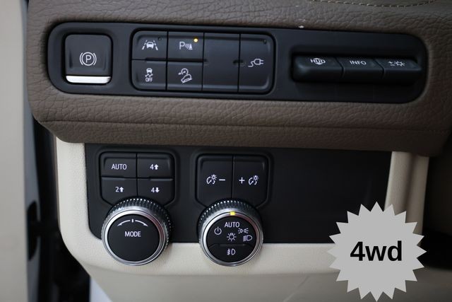 GMC Yukon Vehicle Full-screen Gallery Image 28