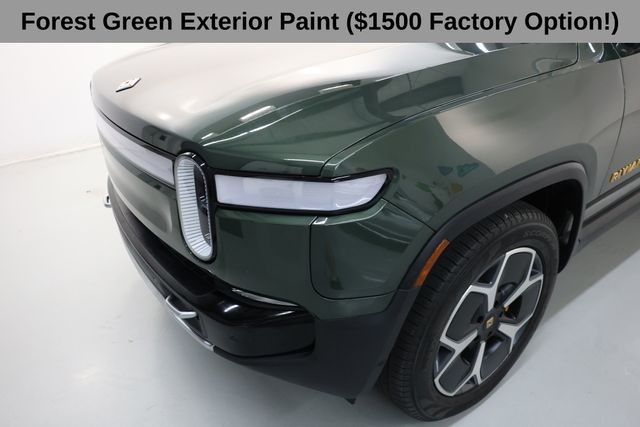 Rivian R1S Vehicle Full-screen Gallery Image 05
