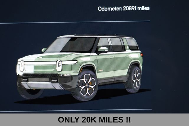 Rivian R1S Vehicle Full-screen Gallery Image 06