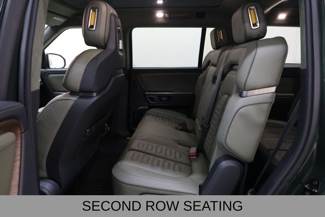 Rivian R1S Vehicle Full-screen Gallery Image 14