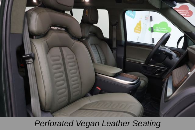Rivian R1S Vehicle Full-screen Gallery Image 16