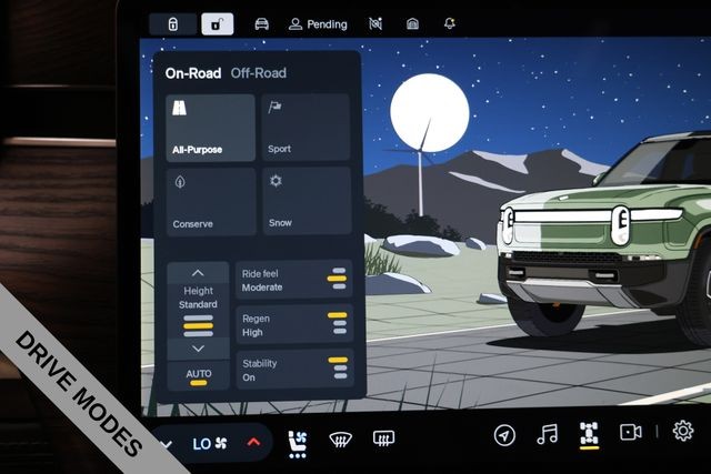 Rivian R1S Vehicle Full-screen Gallery Image 30