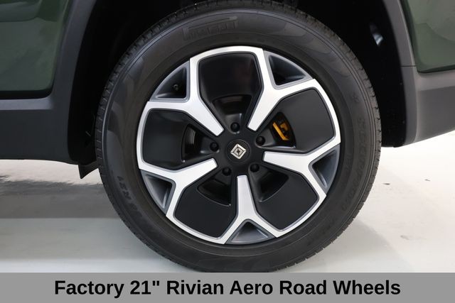 Rivian R1S Vehicle Full-screen Gallery Image 43