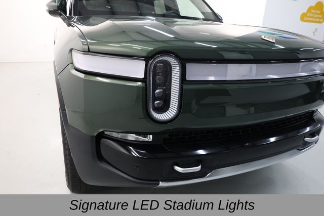 Rivian R1S Vehicle Full-screen Gallery Image 46