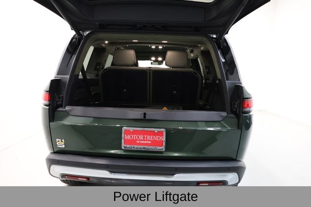 Rivian R1S Vehicle Full-screen Gallery Image 47