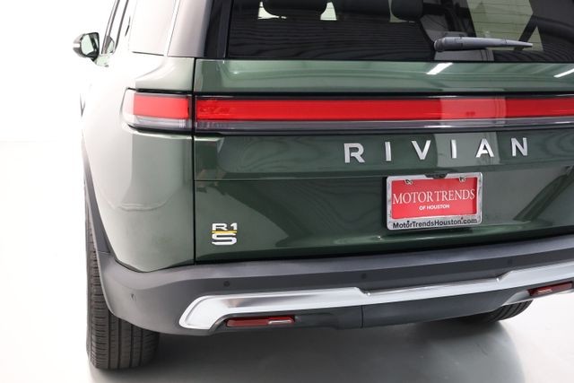 Rivian R1S Vehicle Full-screen Gallery Image 60
