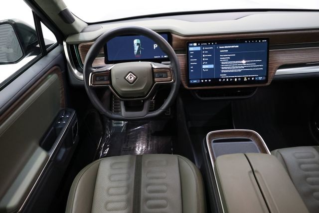 Rivian R1S Vehicle Full-screen Gallery Image 83