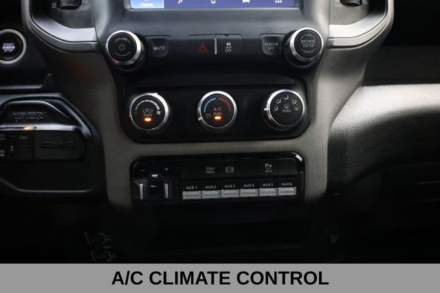 Ram 2500 Vehicle Full-screen Gallery Image 28