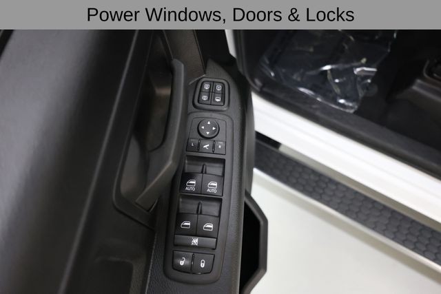 Ram 2500 Vehicle Full-screen Gallery Image 44