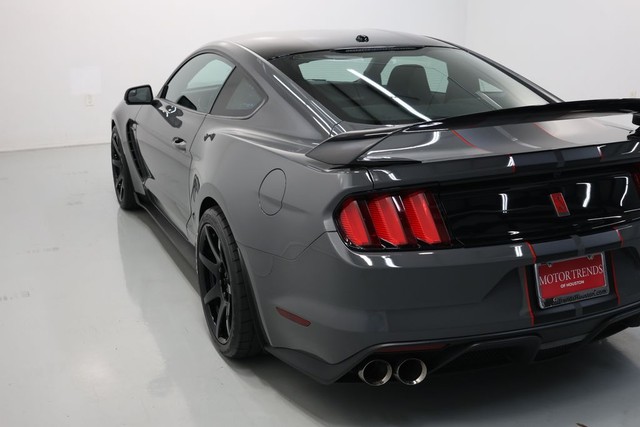 Ford Mustang Vehicle Full-screen Gallery Image 62