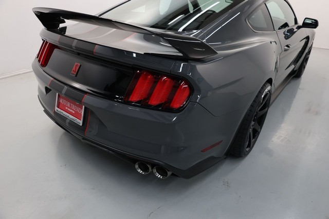 Ford Mustang Vehicle Full-screen Gallery Image 69
