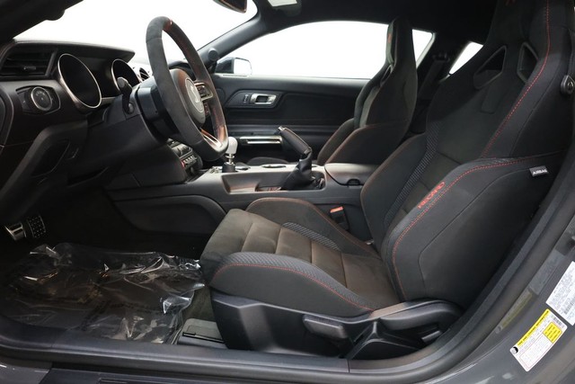 Ford Mustang Vehicle Full-screen Gallery Image 75