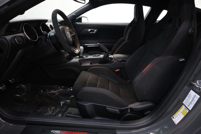Ford Mustang Vehicle Full-screen Gallery Image 76