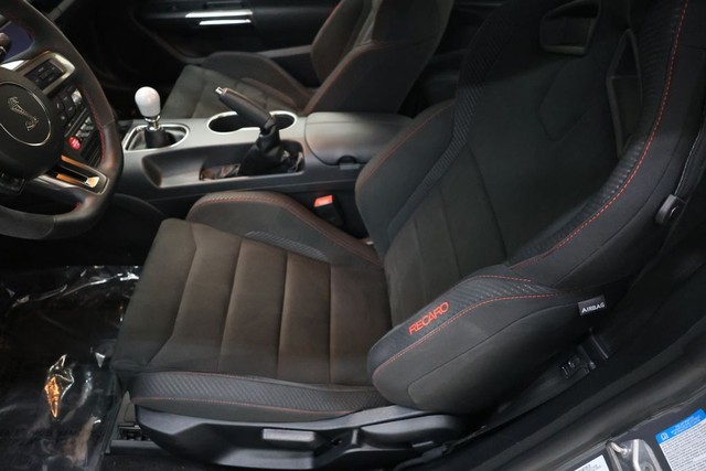 Ford Mustang Vehicle Full-screen Gallery Image 77
