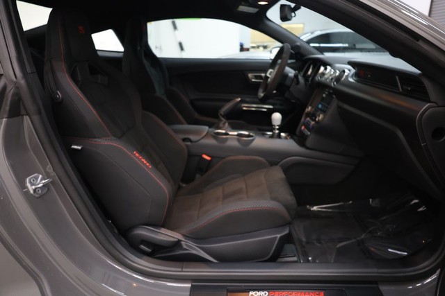 Ford Mustang Vehicle Full-screen Gallery Image 82
