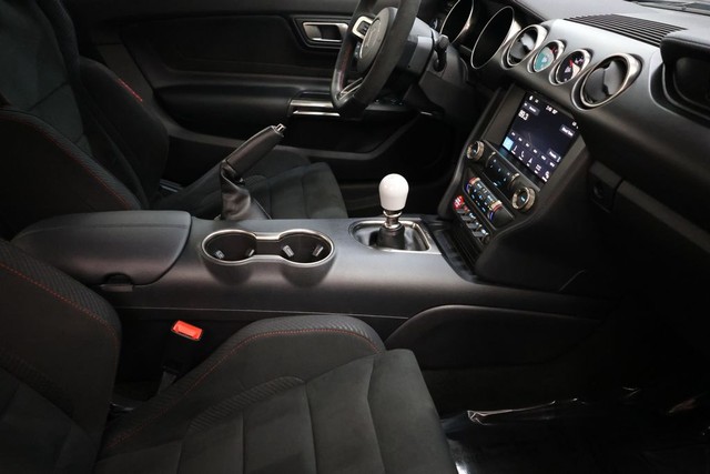 Ford Mustang Vehicle Full-screen Gallery Image 83