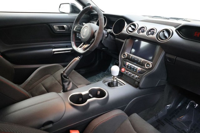 Ford Mustang Vehicle Full-screen Gallery Image 87