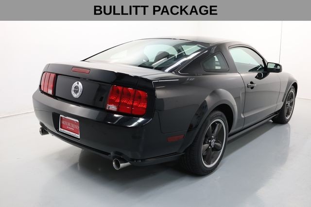Ford Mustang Vehicle Full-screen Gallery Image 13