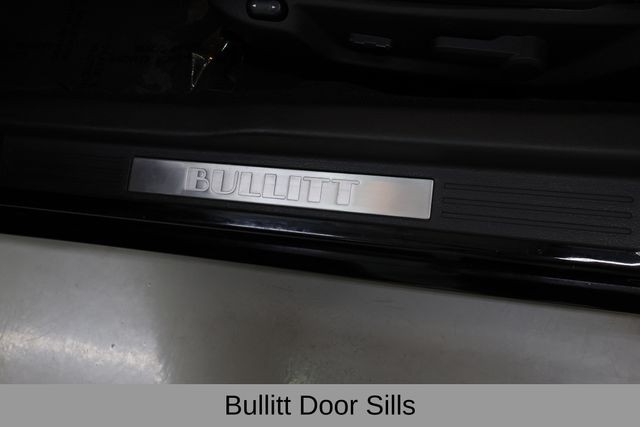Ford Mustang Vehicle Full-screen Gallery Image 20