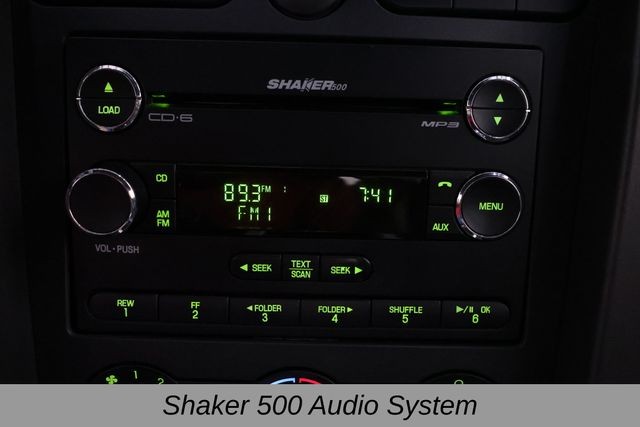 Ford Mustang Vehicle Full-screen Gallery Image 24