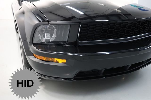 Ford Mustang Vehicle Full-screen Gallery Image 29