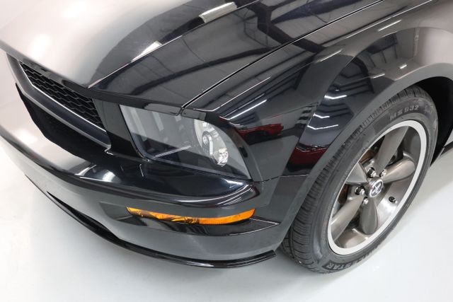 Ford Mustang Vehicle Full-screen Gallery Image 37
