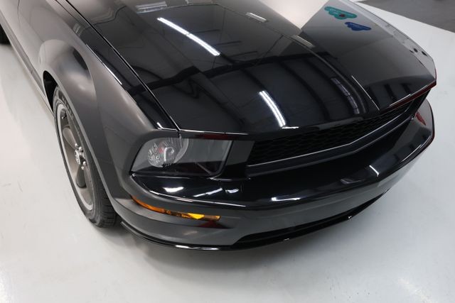 Ford Mustang Vehicle Full-screen Gallery Image 40