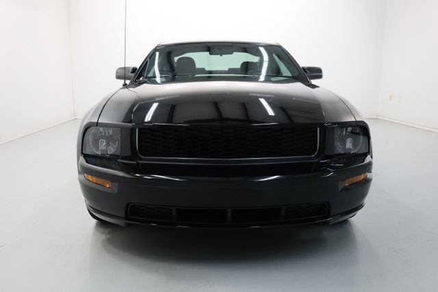Ford Mustang Vehicle Full-screen Gallery Image 41