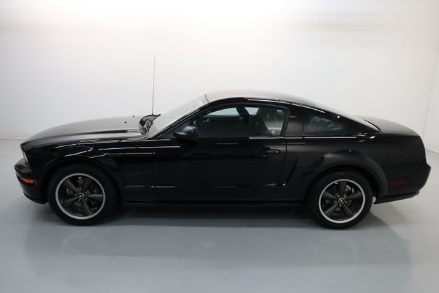 Ford Mustang Vehicle Full-screen Gallery Image 44