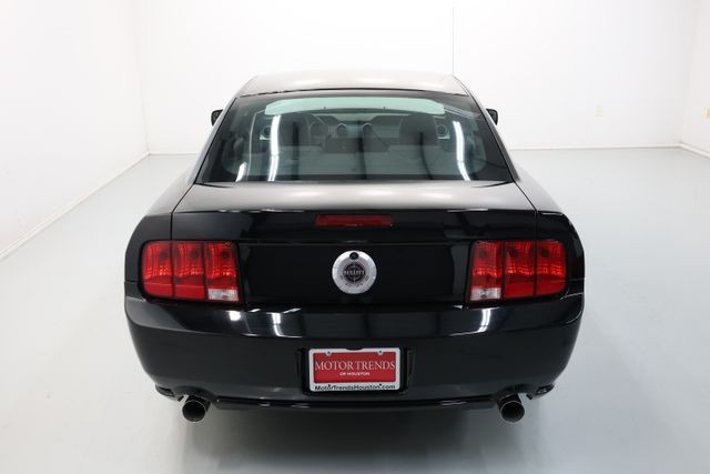 Ford Mustang Vehicle Full-screen Gallery Image 48