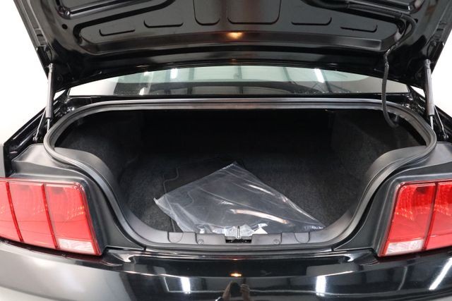 Ford Mustang Vehicle Full-screen Gallery Image 52
