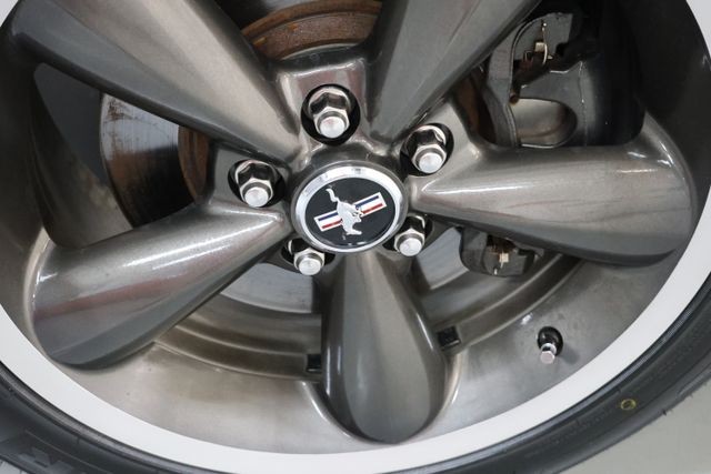Ford Mustang Vehicle Full-screen Gallery Image 53