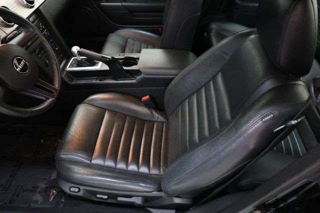 Ford Mustang Vehicle Full-screen Gallery Image 54