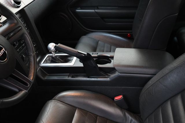 Ford Mustang Vehicle Full-screen Gallery Image 56