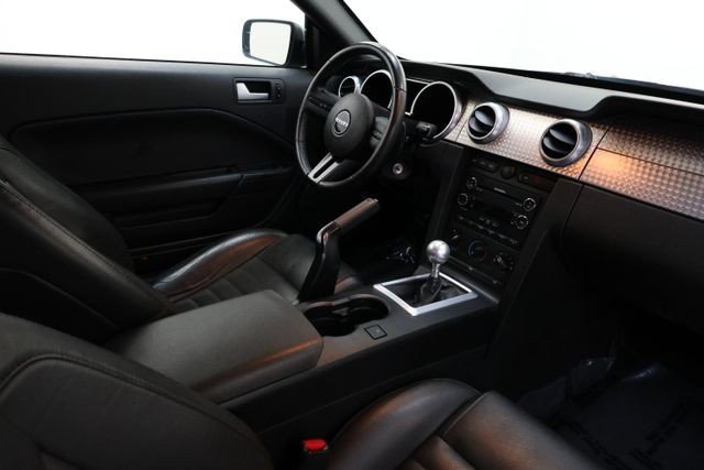Ford Mustang Vehicle Full-screen Gallery Image 64