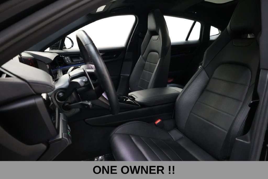 Porsche Panamera Vehicle Full-screen Gallery Image 09
