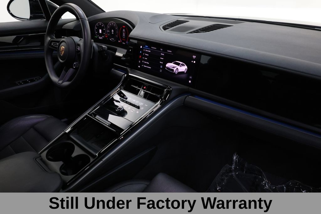 Porsche Panamera Vehicle Full-screen Gallery Image 17